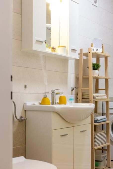 Dr. Jo~ 2 Bedroom With Free Parking ~ Apartmán *